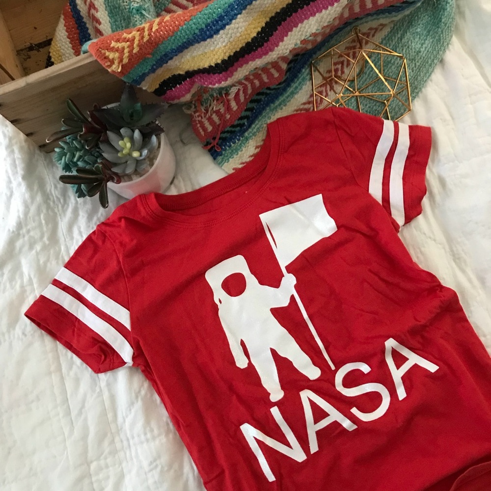 NASA tee ✨